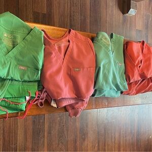 Lot of FIGS scrub sets, size small